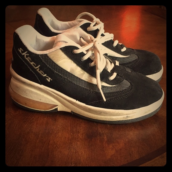 where are skechers sneakers made